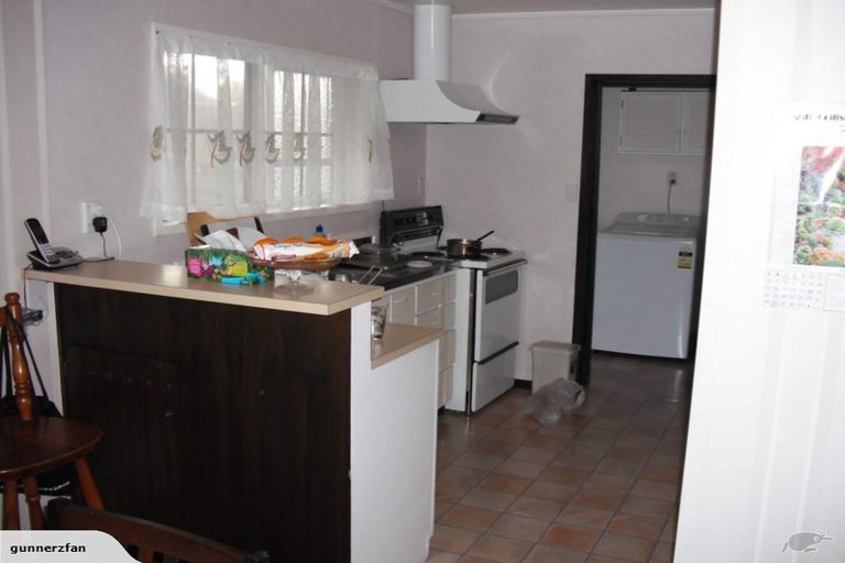 Photo of property in 1/150a Prince Regent Drive, Half Moon Bay, Auckland, 2012