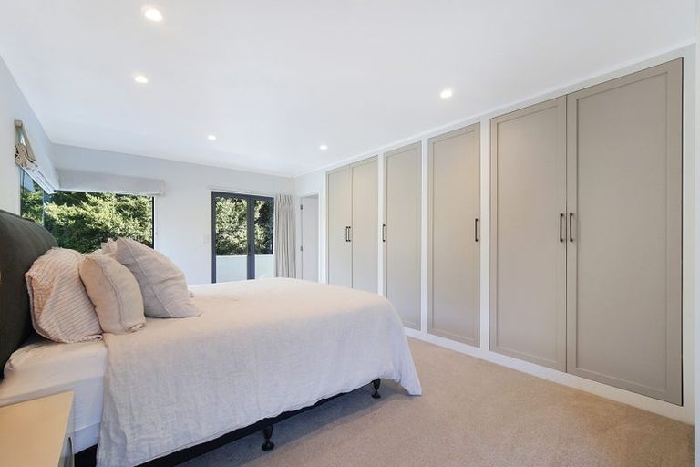 Photo of property in 2/15 Wernham Place, Northcote, Auckland, 0626