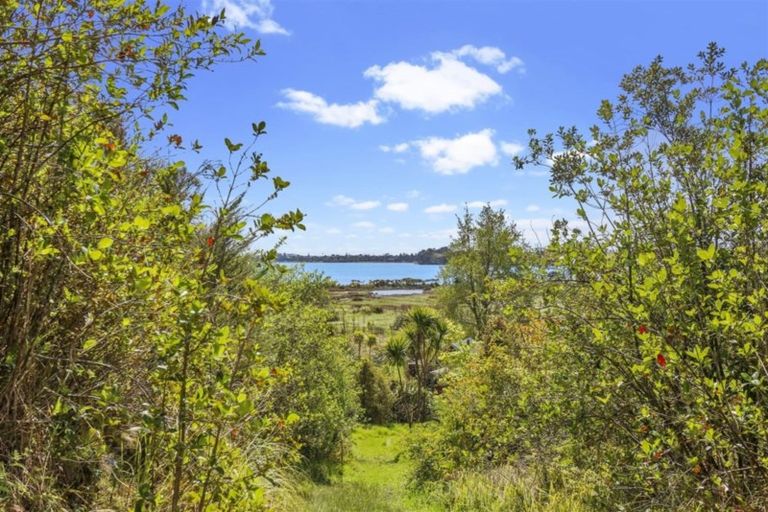 Photo of property in 329 Clifton Road, Whitford, Howick, 2571