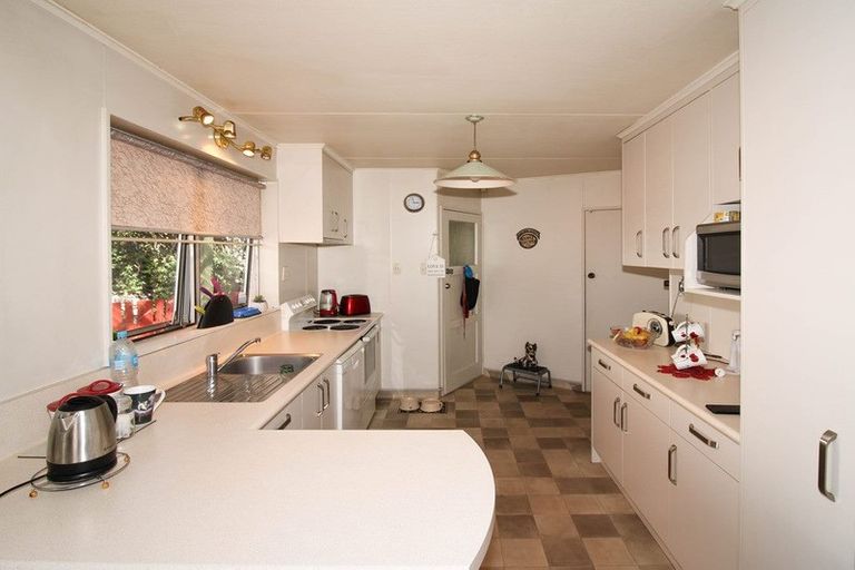 Photo of property in 78 Victoria Street, Carterton, 5713