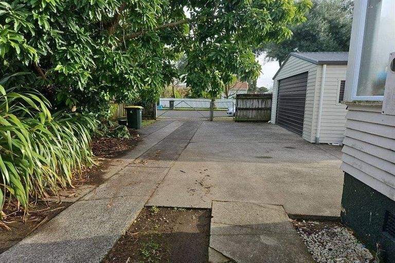 Photo of property in 2 Bledisloe Terrace, Hamilton East, Hamilton, 3216