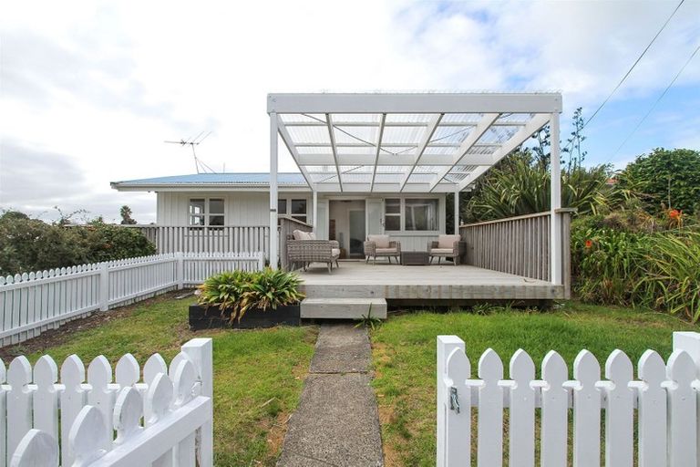 Photo of property in 17a Keven Road, Clarks Beach, Pukekohe, 2679