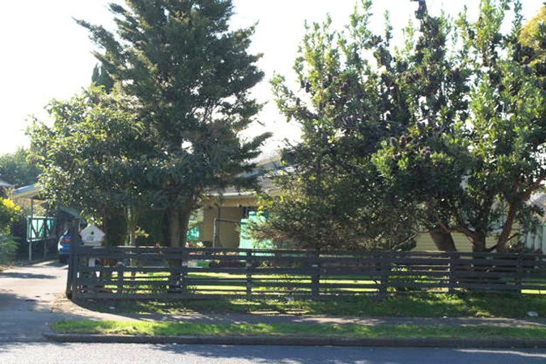 Photo of property in 152 Robertson Road, Mangere East, Auckland, 2024