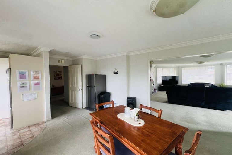 Photo of property in 30 Caroline Crescent, Highbury, Palmerston North, 4412