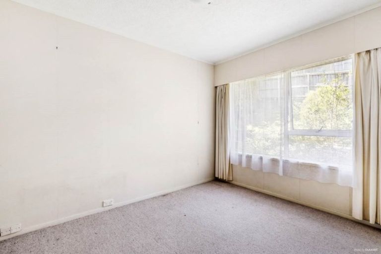 Photo of property in 1/36 Saddleback Rise, Murrays Bay, Auckland, 0630