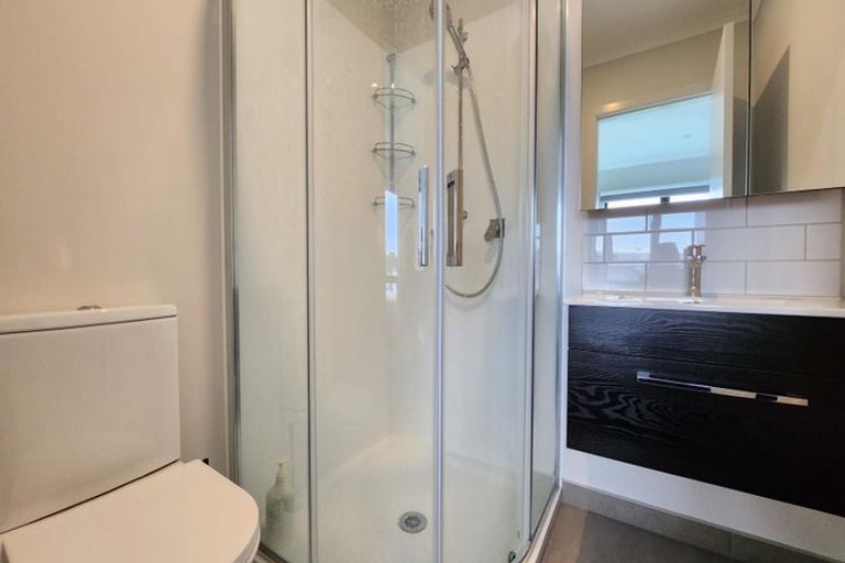 Photo of property in 24 Hokioi Drive, Kenepuru, Porirua, 5022