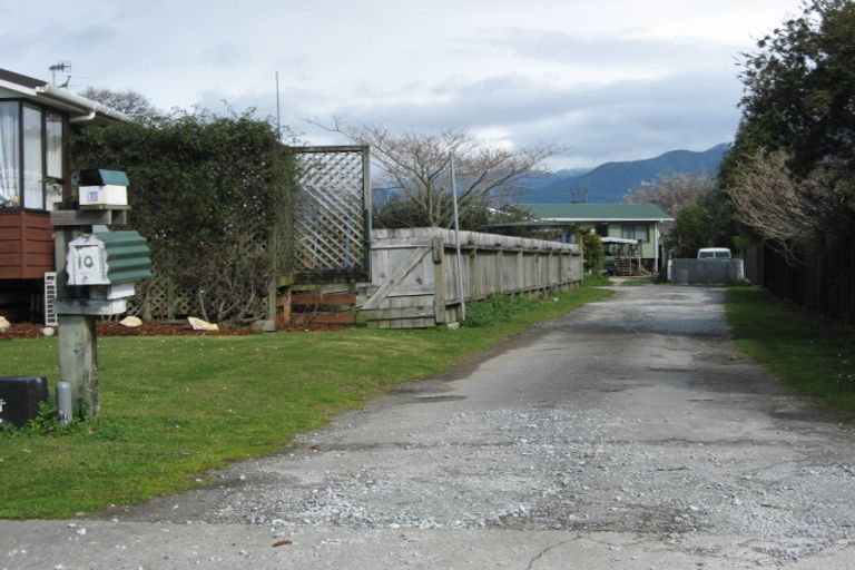 Photo of property in 10 Sunbelt Crescent, Takaka, 7110