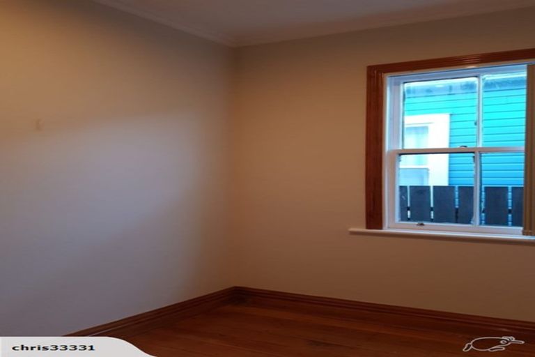 Photo of property in 15 Cruickshank Street, Kilbirnie, Wellington, 6022