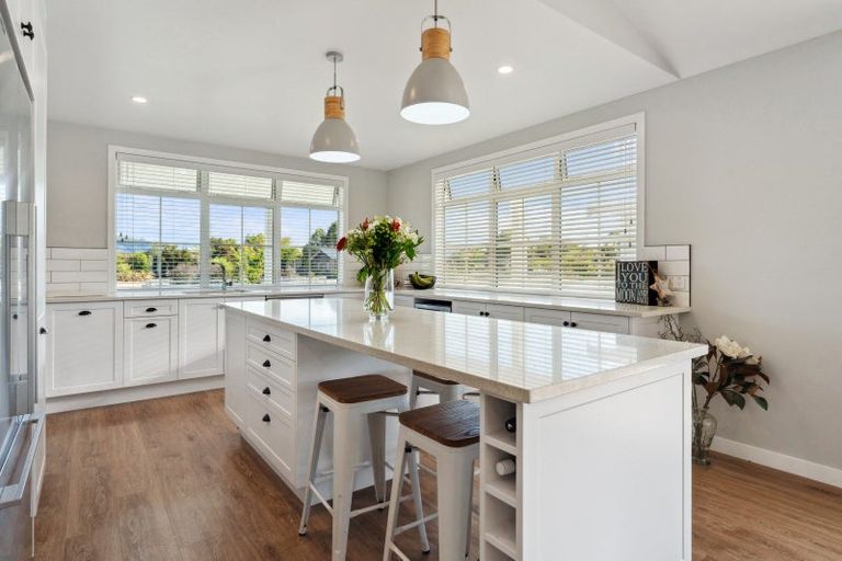 Photo of property in 8 Pukatea Lane, Kinloch, Taupo, 3377