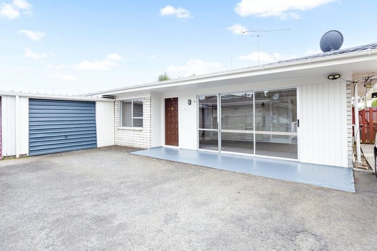Photo of property in 6b Sandleigh Road, Hamilton Lake, Hamilton, 3204