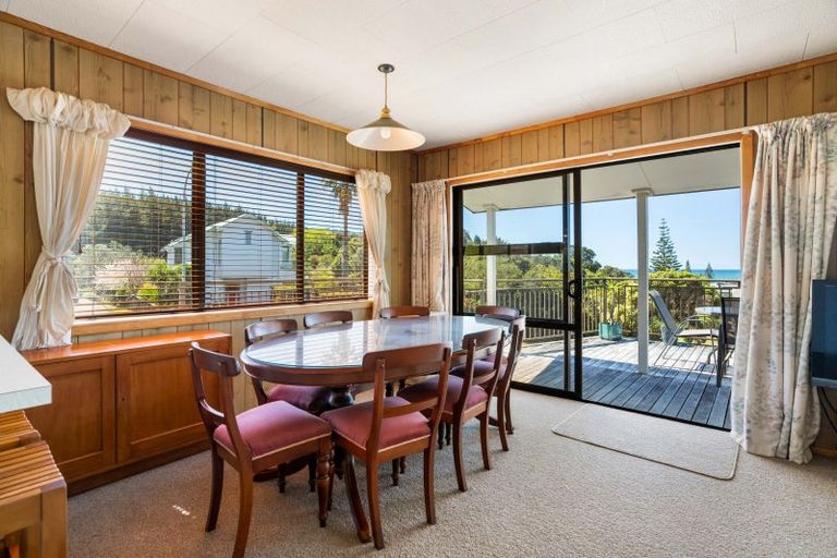 Photo of property in 123 Tuna Place, Onemana, Whangamata, 3691