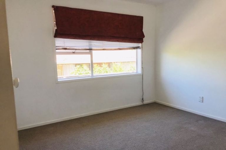 Photo of property in 13 Booralee Avenue, Botany Downs, Auckland, 2010