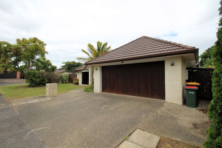 Photo of property in 2 Cambrian Crescent, Flat Bush, Auckland, 2016