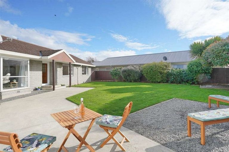 Photo of property in 4 Daytona Place, Parklands, Christchurch, 8083