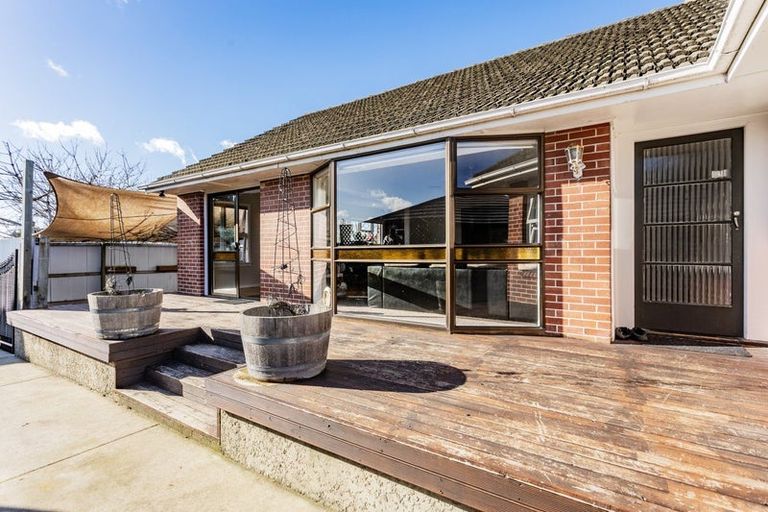 Photo of property in 44 Bickerton Street, Wainoni, Christchurch, 8061