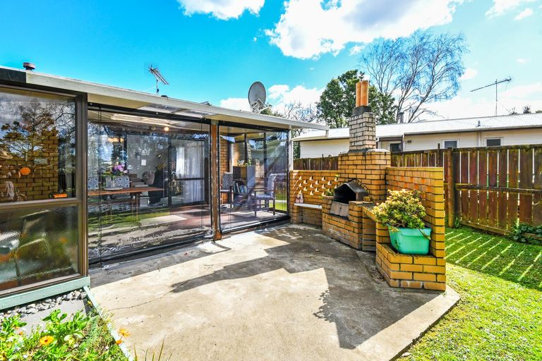 Photo of property in 23 Seaward Place, Wattle Downs, Auckland, 2103