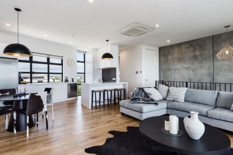 Photo of property in 211 Marine Parade, Mount Maunganui, 3116