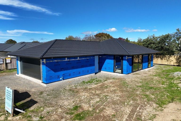 Photo of property in 9 Kakariki Crescent, Carterton, 5713