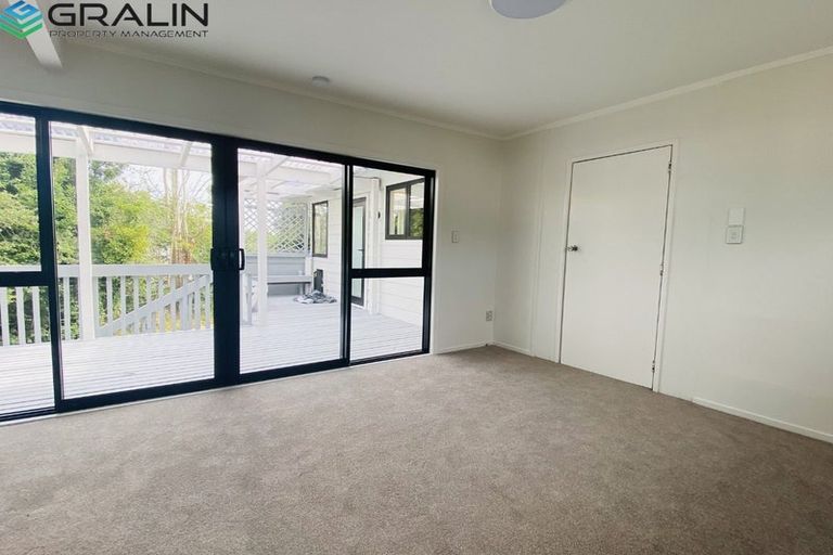 Photo of property in 32 Kelman Road, Kelston, Auckland, 0602
