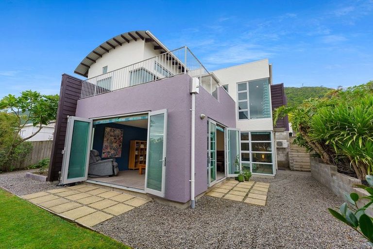 Photo of property in 110 Winara Avenue, Waikanae, 5036