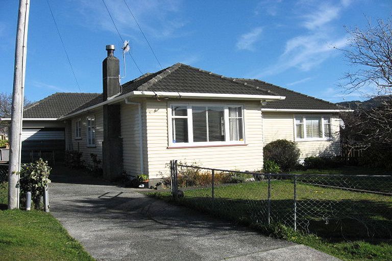 Photo of property in 4 Coniston Street, Wainuiomata, Lower Hutt, 5014
