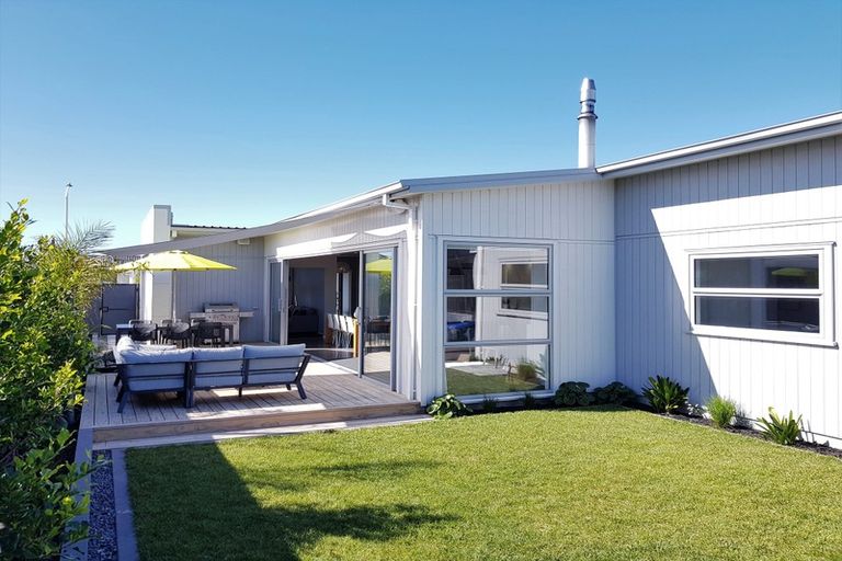 Photo of property in 10 Sarcodia Place, Papamoa Beach, Papamoa, 3118