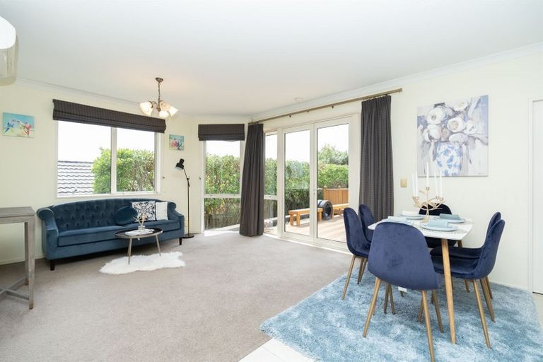 Photo of property in 18 Barrington Drive, Huntington, Hamilton, 3210