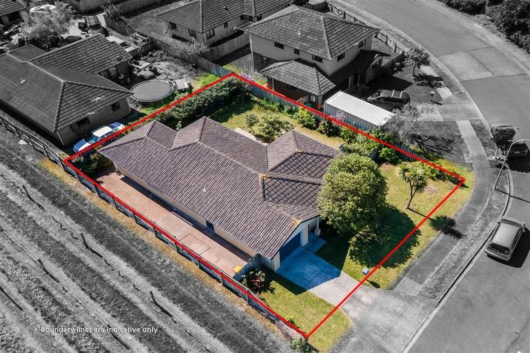 Photo of property in 30 Misty Valley Drive, Henderson, Auckland, 0612