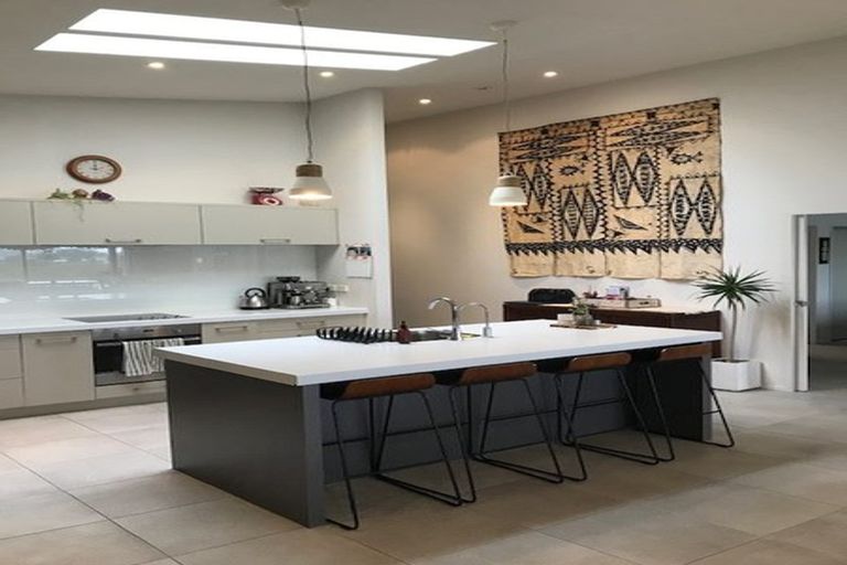 Photo of property in 48 Aurea Avenue, Pakuranga, Auckland, 2010