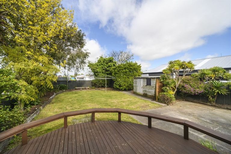 Photo of property in 16 Waldegrave Street, Palmerston North, 4410