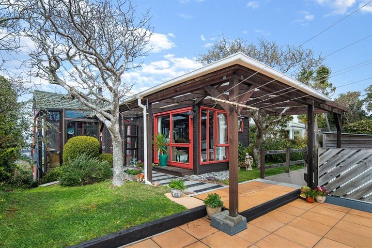 Photo of property in 52 Highbury Road, Highbury, Wellington, 6012