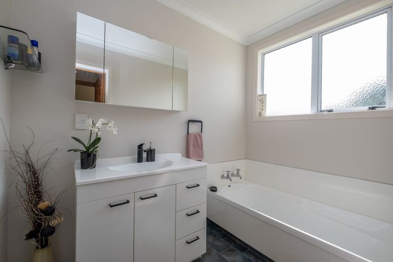 Photo of property in 8 Orlando Street, Stratford, 4332