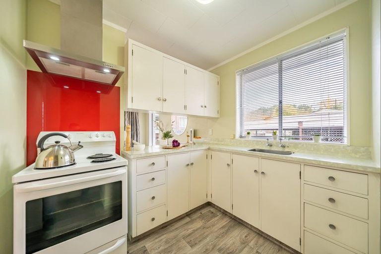 Photo of property in 21b Seddon Street, Wallaceville, Upper Hutt, 5018