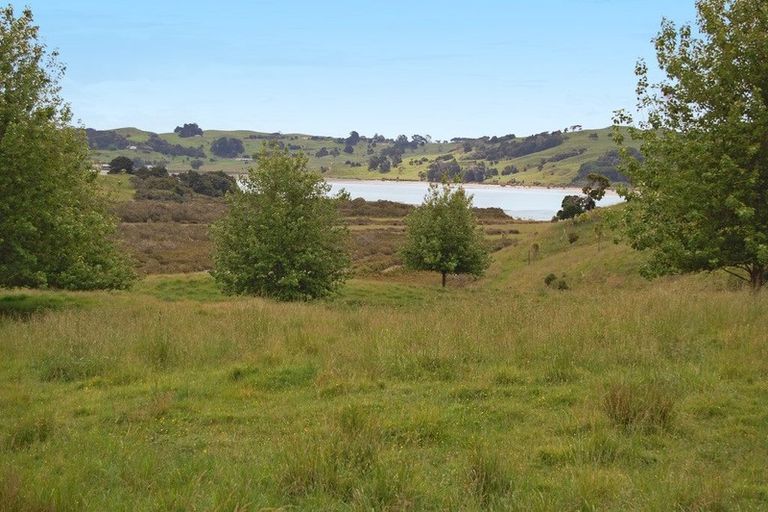 Photo of property in 135 Phillips Road, Kaiwaka, 0573