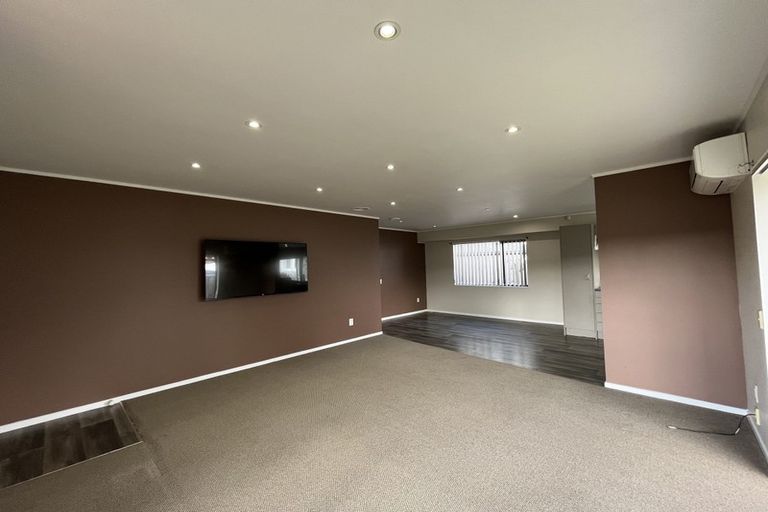 Photo of property in 2 Pantera Way, Hillpark, Auckland, 2102
