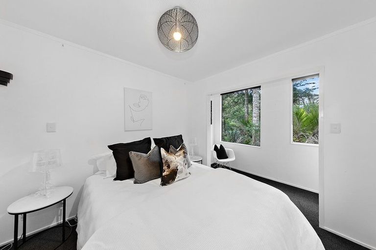 Photo of property in 1/9a Wyvern Place, Glenfield, Auckland, 0629