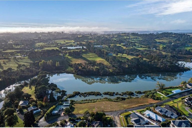 Photo of property in 1 York Terrace, Riverhead, 0820