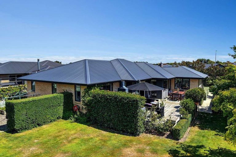 Photo of property in 75 Willowside Place, Amberley, 7410