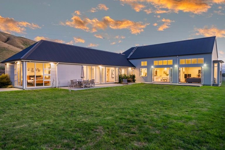 Photo of property in 800 Ohariu Valley Road, Ohariu, Wellington, 6037