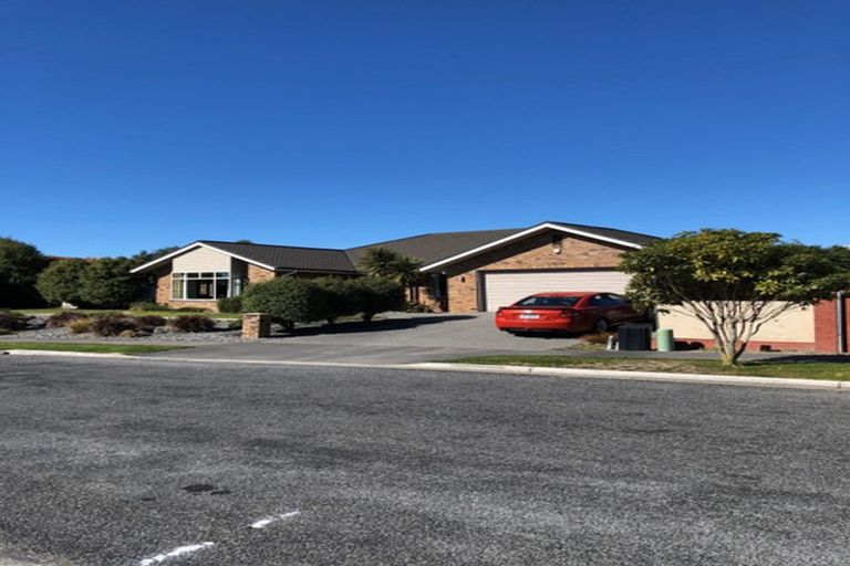 Photo of property in 20 Foresters Crescent, Parklands, Christchurch, 8083