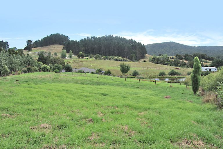 Photo of property in 19a Pakeho Road, Kaiwaka, 0573