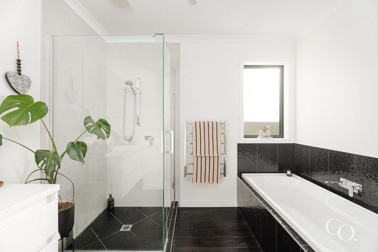 Photo of property in 35 Awatira Drive, Papamoa Beach, Papamoa, 3118