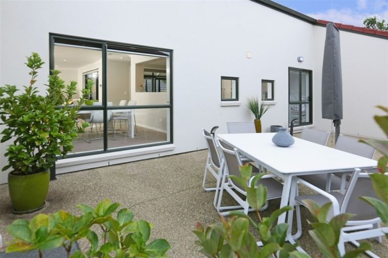 Photo of property in 17 Chelmsley Avenue, Henderson, Auckland, 0612