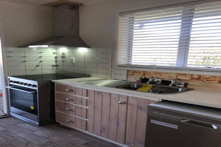 Photo of property in 2/87 Mallard Drive, Selwyn Heights, Rotorua, 3015