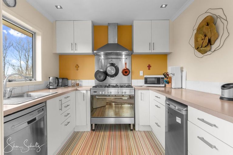 Photo of property in 16 Nikau Lane, Maungaturoto, 0520