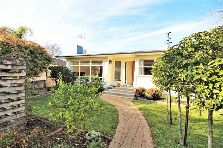 Photo of property in 24 Pulham Crescent, Queenwood, Hamilton, 3210