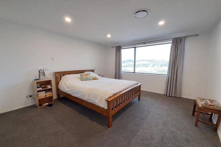 Photo of property in 17 Moki Place, Long Bay, Auckland, 0630