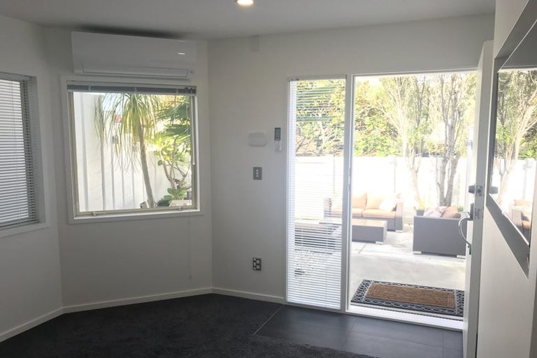 Photo of property in 16 Langana Avenue, Browns Bay, Auckland, 0630