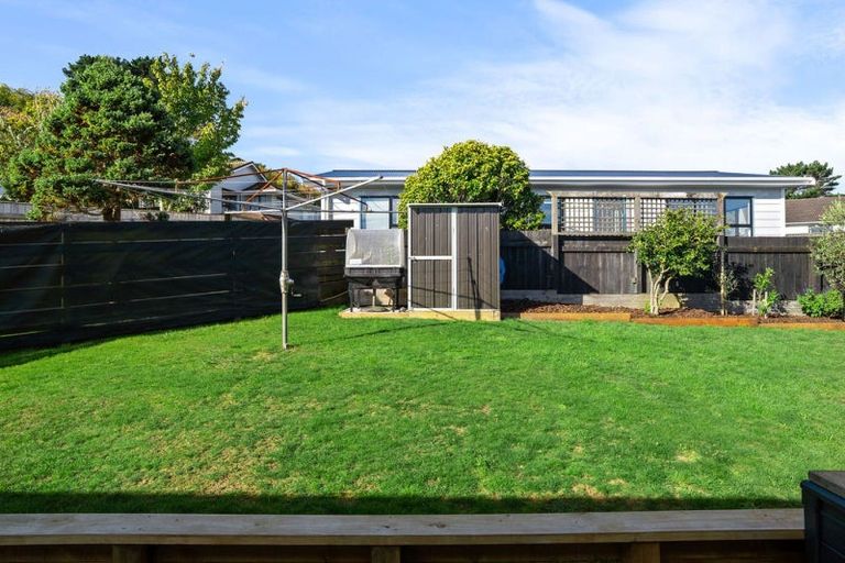 Photo of property in 42 Dominica Crescent, Grenada Village, Wellington, 6037