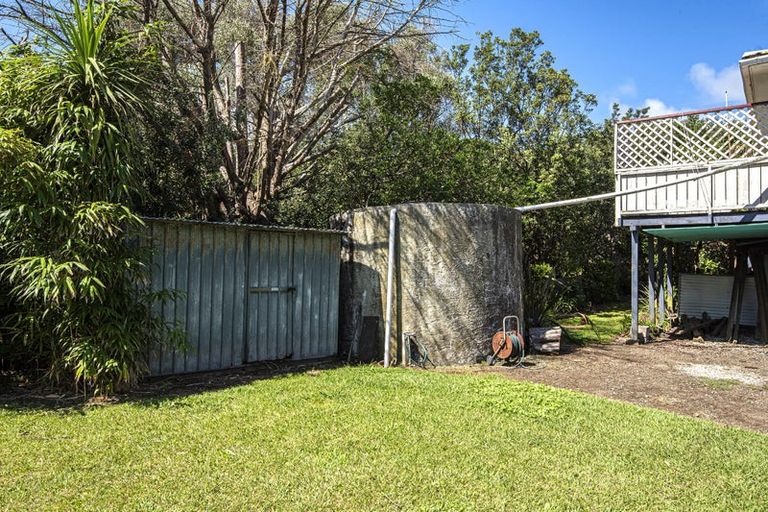 Photo of property in 16 Ripiro Drive, Baylys Beach, Dargaville, 0377